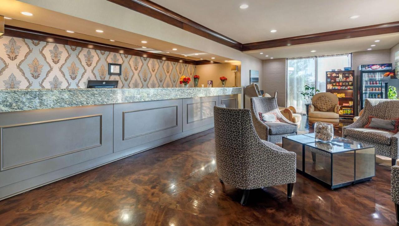 Hotel Magnuson Grand And Conference Center 4*