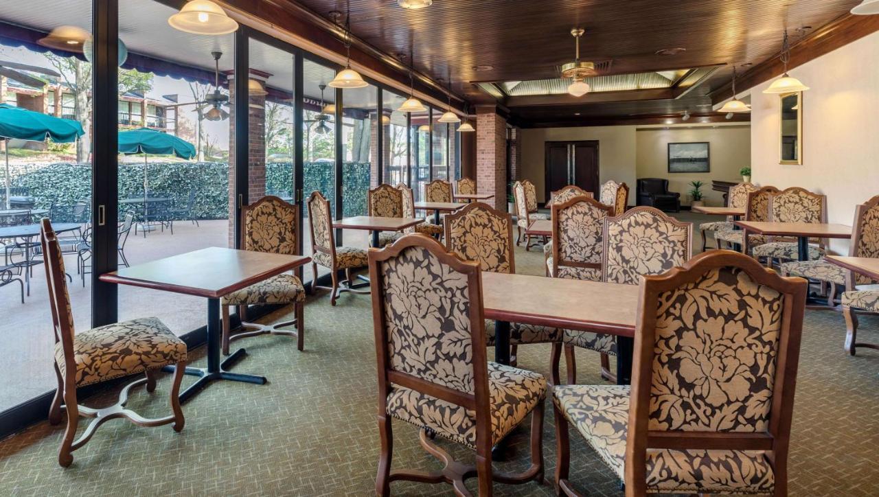 Hotel Magnuson Grand And Conference Center