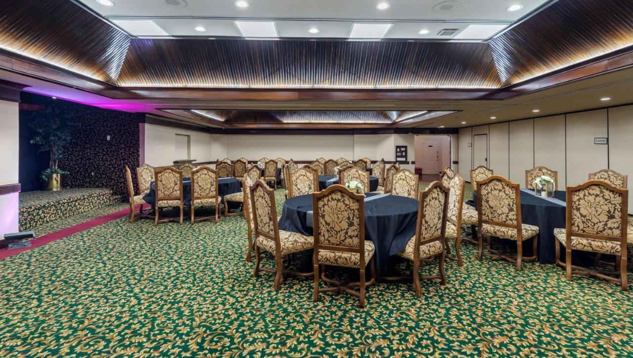 Hotel Magnuson Grand And Conference Center Tyler